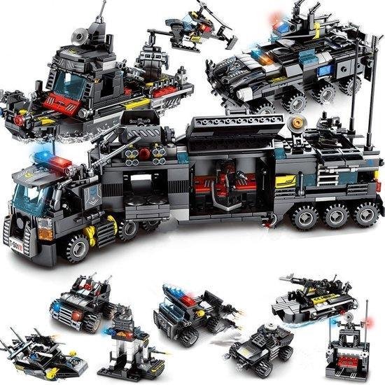 SWAT Politie Voertuigen - 8 in 1 Bouwstenen Set - Vrachtwagen - Boot - Helicopter - Tank - 695 Blokjes - Geschikt voor LEGO - Constructie Speelgoed