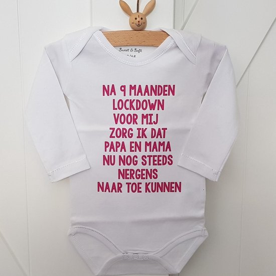 Rompertje baby met tekst corona lockdown opdruk cadeau jongen meisje zwangerschap bekendmaking bekendmaken aankondiging zwangerschapsaankondiging - geboorte jullie worden vertellen kraamcadeau babyshower verwachting opa oma oom tante papa en mama