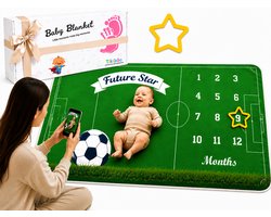 Tikiboe Mijlpaaldeken Voetbal - 150 x 100cm - Baby Dekentje - Milestone Baby Kleed - Fleece Deken - Kraamcadeau Jongen of Meisje - Babyshower - Kraampakket/Geboorte Cadeau - Baby Speelkleed - Fotoherinnering - Kraam Cadeau